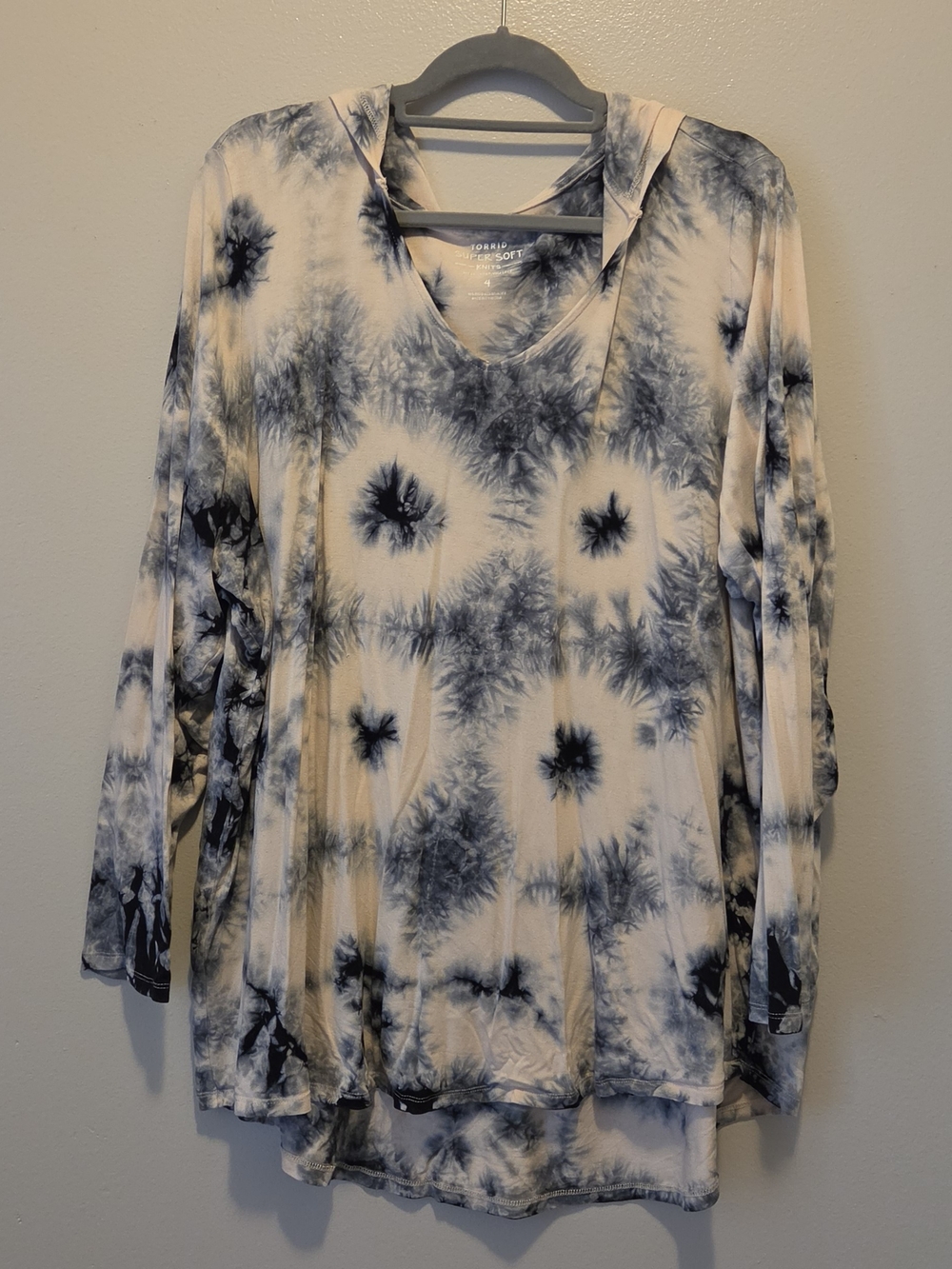 Torrid Blue Tie-Dye Hooded Long Sleeve Top A